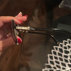 Dior Chicago’s. Baguette sides.